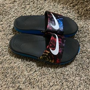 Boys Nike slides size 1